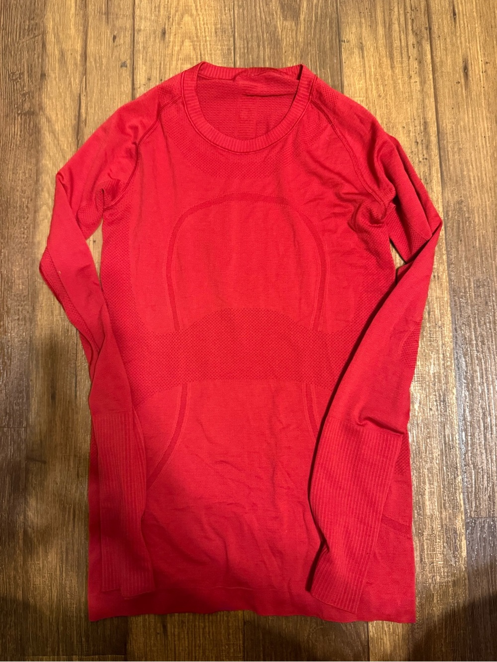 Lululemon activewear long sleeve mesh runners outfit blouse